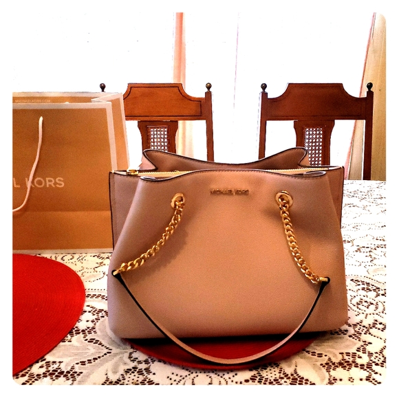 Micheal Kors Purse